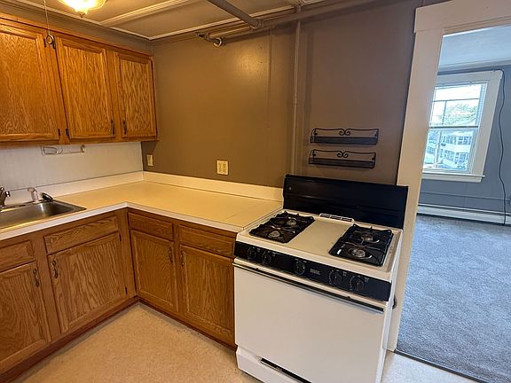 4th image of 99 Green St #5