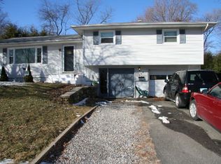 298 Mapleridge Dr, Waterbury, CT 06705