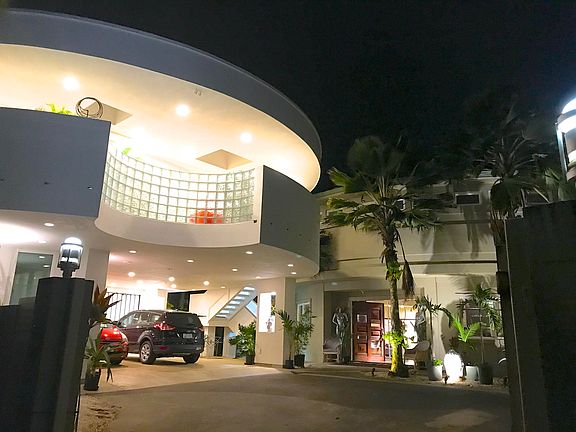 2nd image of 3244 Pali Hwy