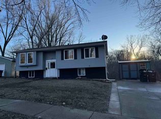 8306 8th St W, Rock Island, IL