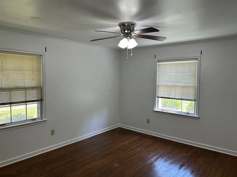 5138 Whitehall Ave — Photo 10