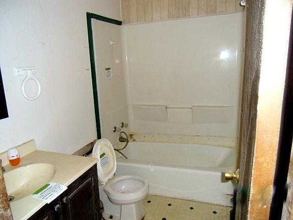 Unit Bathroom