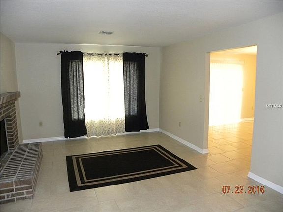 5th image of 1073 Buttercup Dr