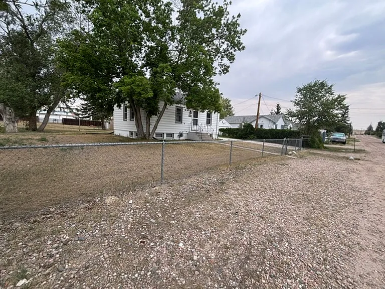 2102 S 3rd Ave — Photo 2