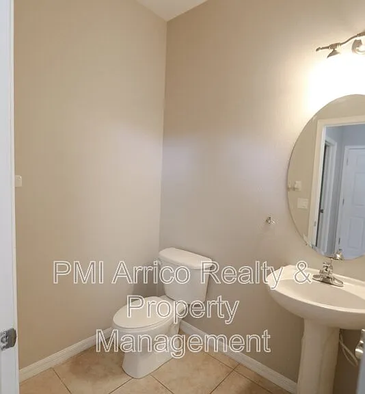 622 Breezeway Ct — Photo 11