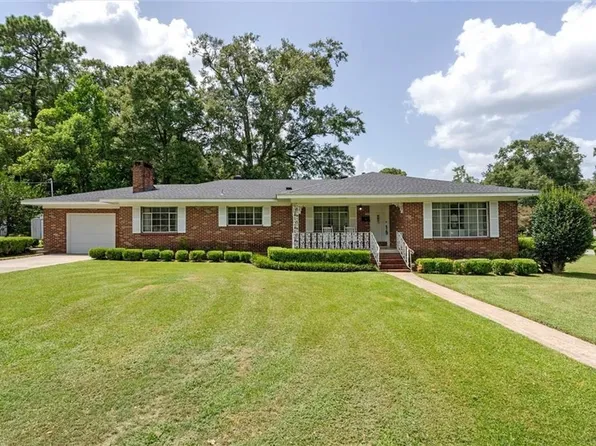 303 Pelham St, Chickasaw, AL 36611