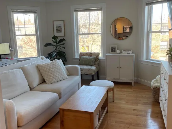 144 Bunker Hill St APT 3-2, Boston, MA 02129