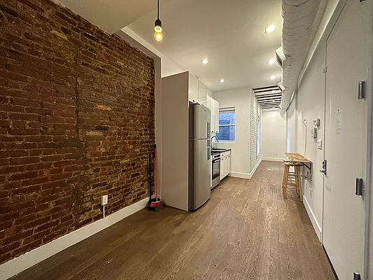 Rented by Highline Residential | media 23