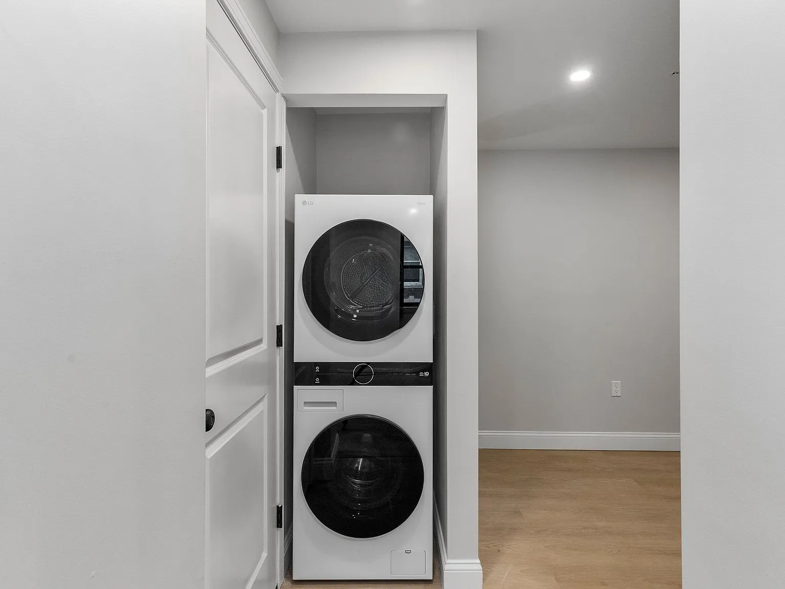 1 bed, 9999 sqft, $2,895 — Photo 4