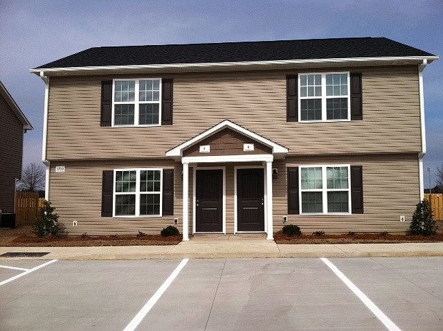 1st image of 3709 Hillcrest Dr #A