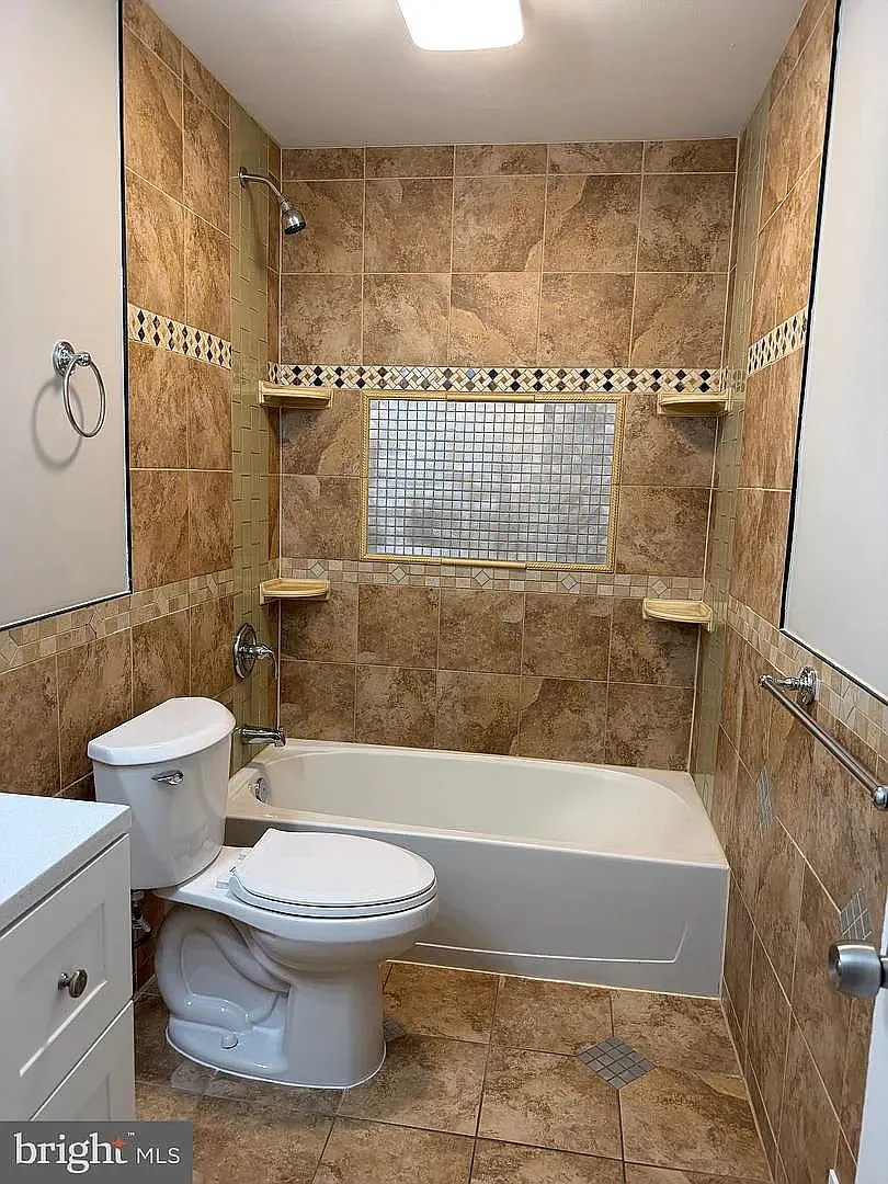 3 bed, 1152 sqft, $2,400 — Photo 4