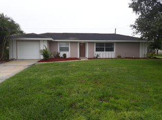 1645 Country Club Pkwy, Lehigh Acres, FL 33936