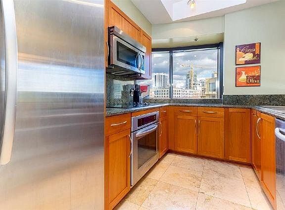 4th image of 311 Island Ave