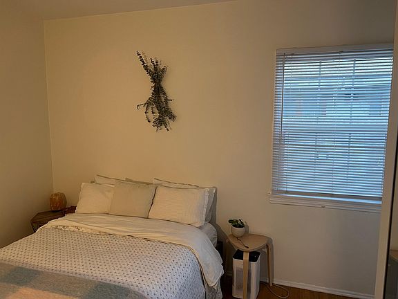 2nd image of 4224 Gentry Ave #2