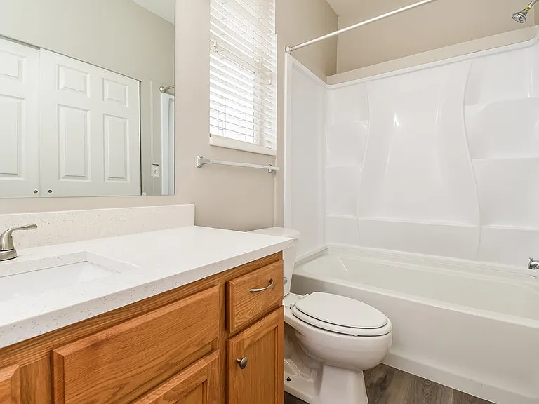 1040 York Dr — Photo 13