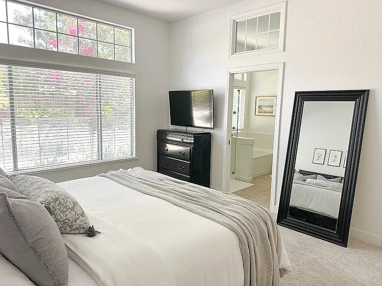 109 Grimes Way — Photo 29