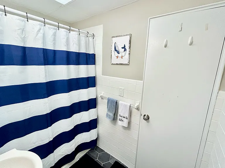 200 Ocean Park Ave #4K — Photo 11