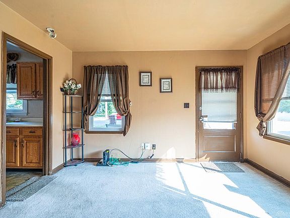 2nd image of 2721 Colonial Ave