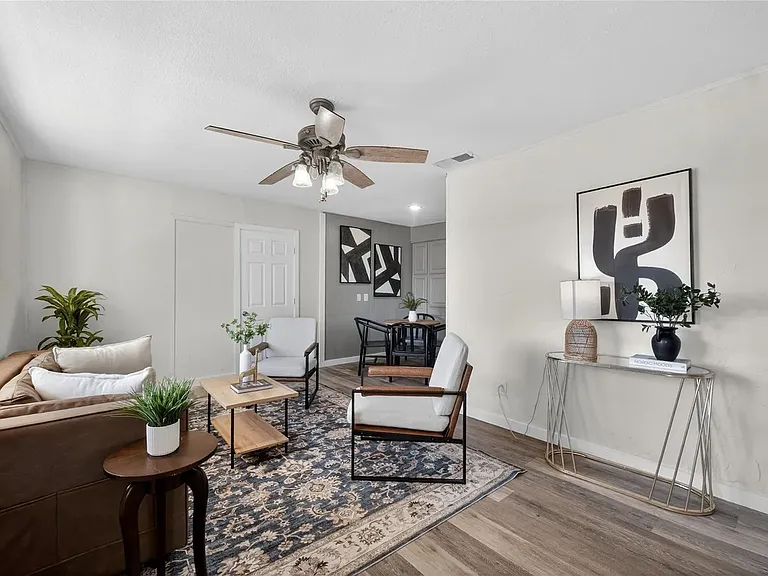 2020 Midlake Ln — Photo 6