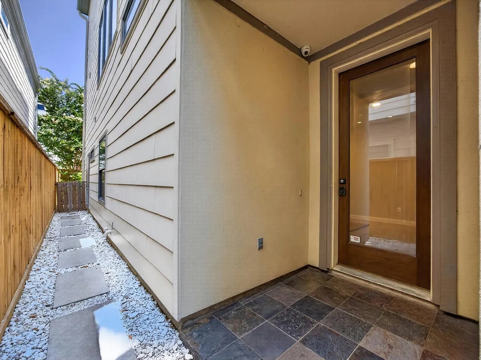 3 bed, 3.5 bath, 2940 sqft, $3,680 — Photo 4