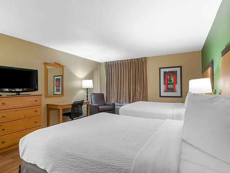 Studio Suite - 2 Queen Beds