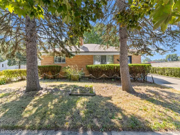 230 E Webster Ave, Ferndale, MI 48220