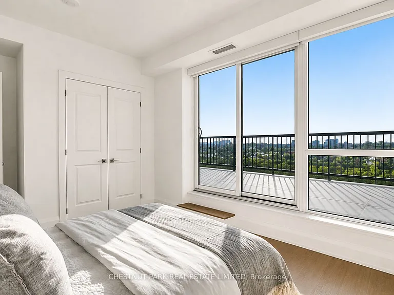 1700 Avenue Rd #Penthouse 706 — Photo 31
