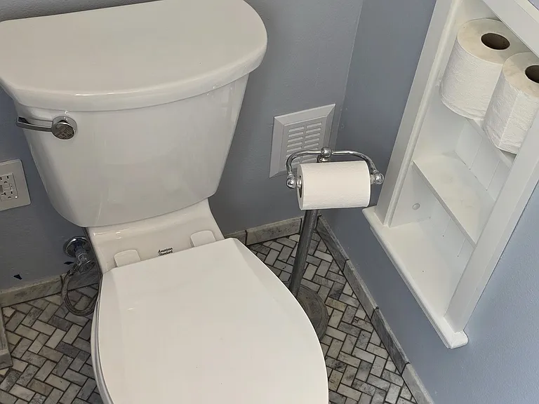 7458 N Jordan Ave #B — Photo 44