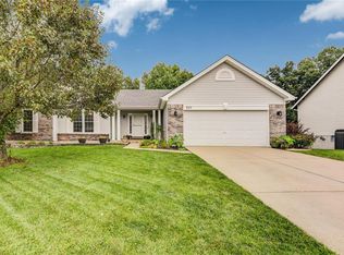 820 Autumn Bluff Ln, Wentzville, MO 63385