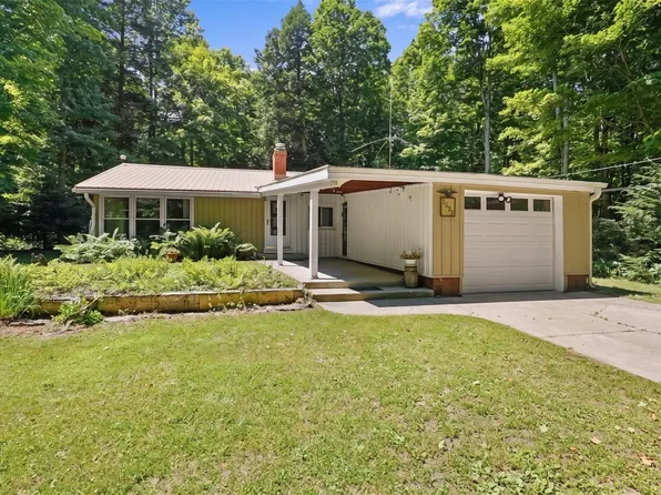 5622 Nash Rd, West Springfield, PA 16443