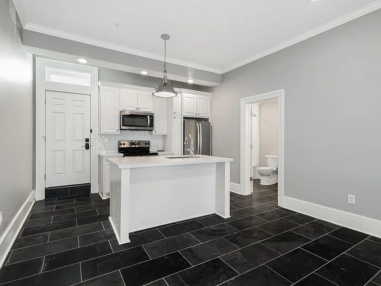 2401 Market St #101 — Photo 11