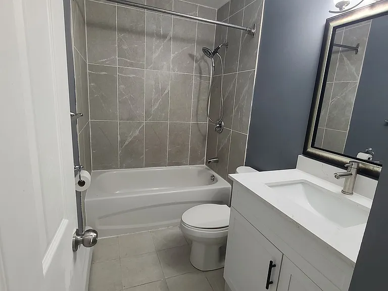 669 Victoria St #1 — Photo 17