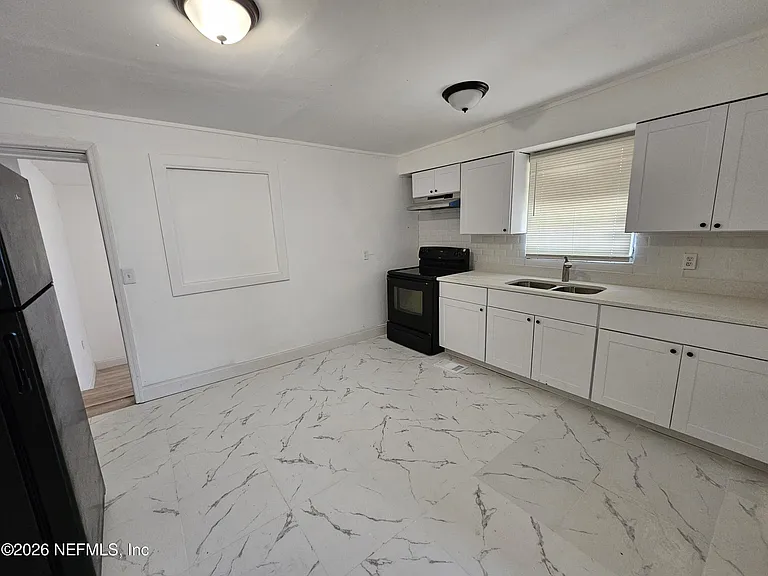 2269 Hartridge St — Photo 2