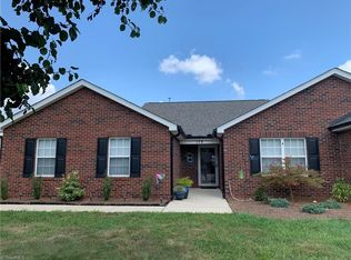 174 Wyndham Ct, High Point, NC 27265