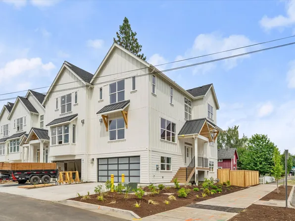 349 SE Walnut St, Hillsboro, OR 97123