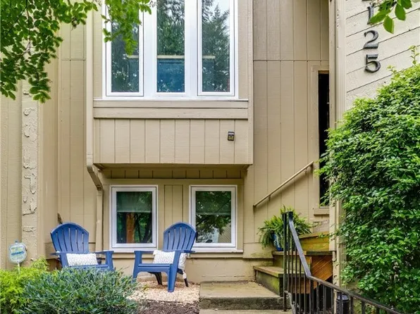 12125 Shore View Dr, Henrico, VA 23233