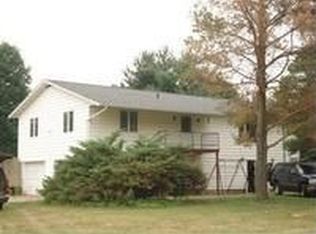 128 Dons Dr, Quincy, MI 49082
