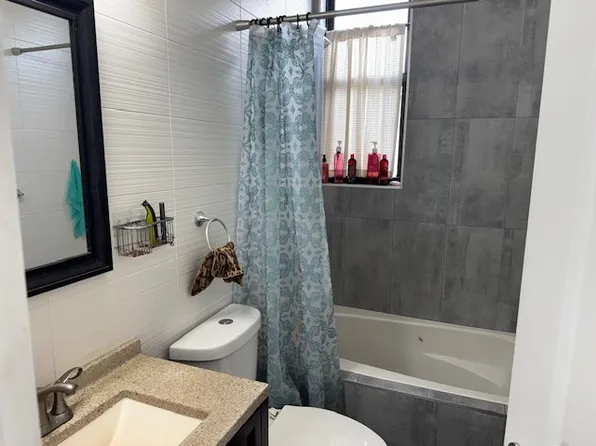 186 Howard Avenue image 7 of 20