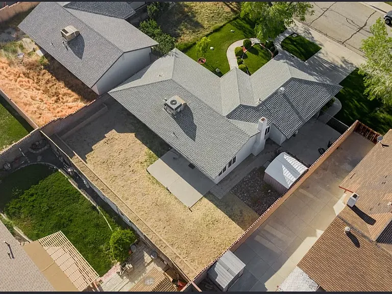 2302 Edam St — Photo 15