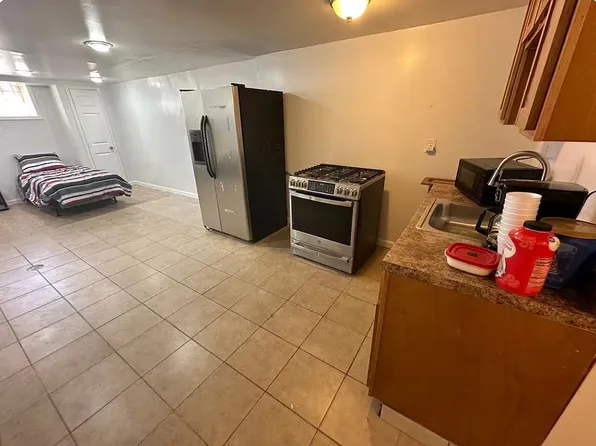 2123 Fuller St, Philadelphia, PA 19152