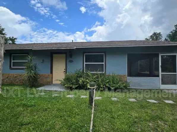 2095 Eloise Cir, North Fort Myers, FL 33917