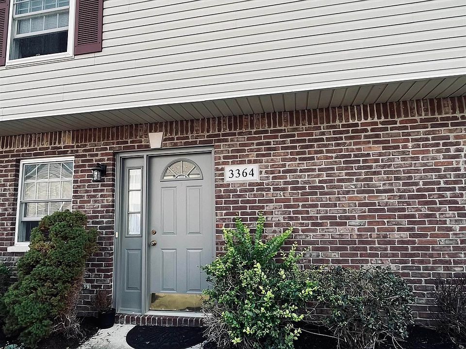 1st image of 3364 S Oaklawn Cir