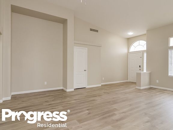 4th image of 1563 Tangerine Rose Dr