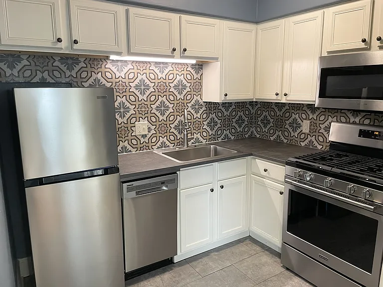 2338 Marshall Apartments — Photo 51