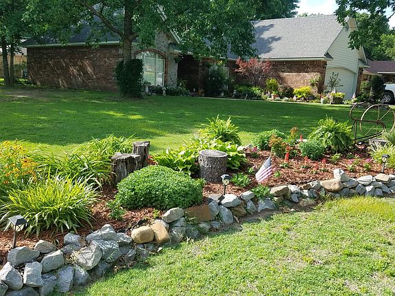 Luxurious Flower Bed