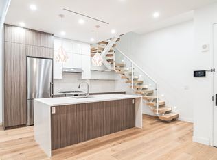 249 E 50th St #TOWNHOUSE 1, New York, NY 10022
