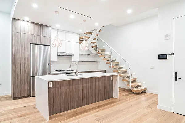 Rented by Christie's International Real Estate Group, LLC | media 12