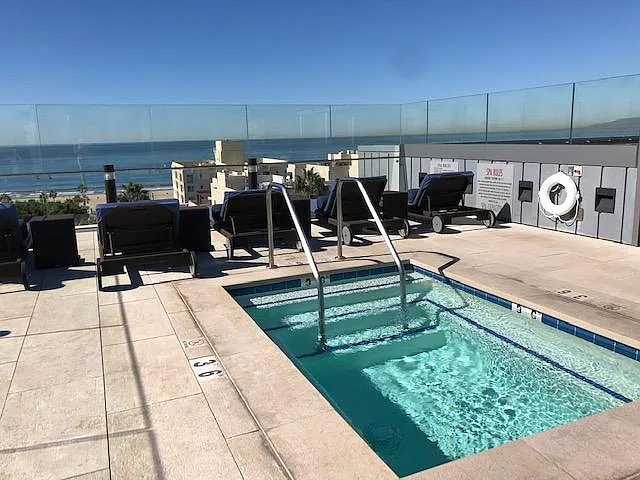 Roof top jacuzzi with ocean view - 1755 Ocean Ave #204