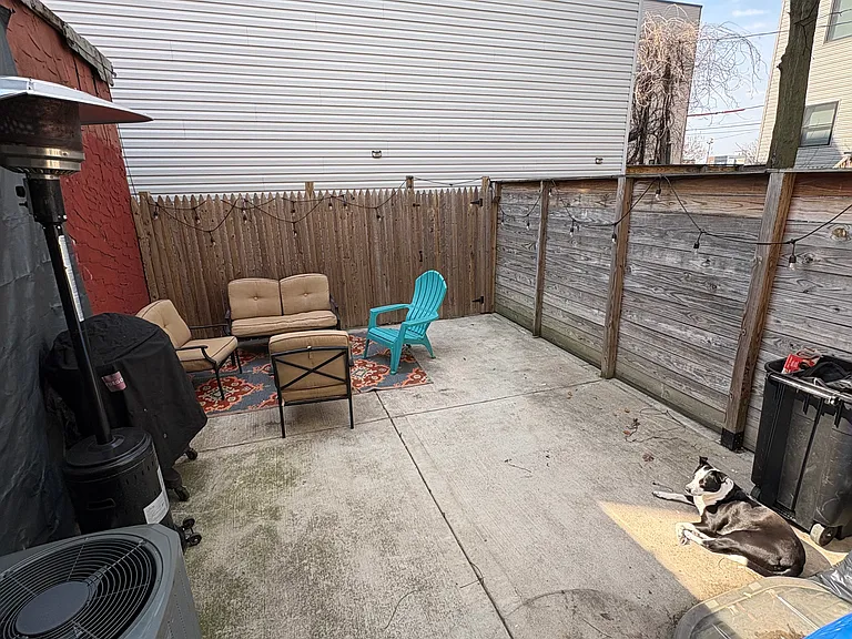 402 W Berks St #1 — Photo 33