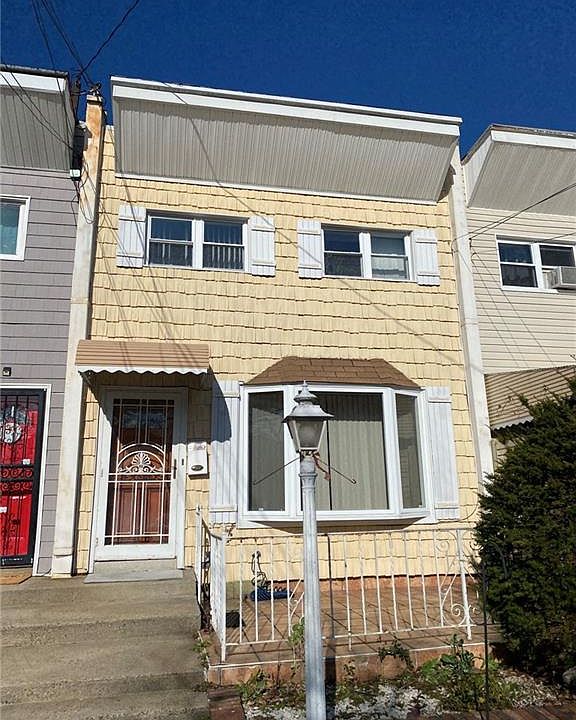 1st image of 2765 Schurz Ave